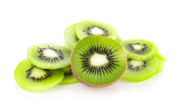 Kiwis isolado no fundo branco