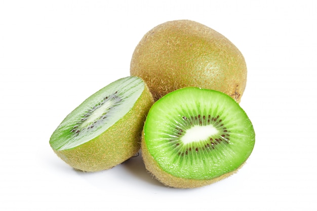 Kiwis, isoliert auf weiss