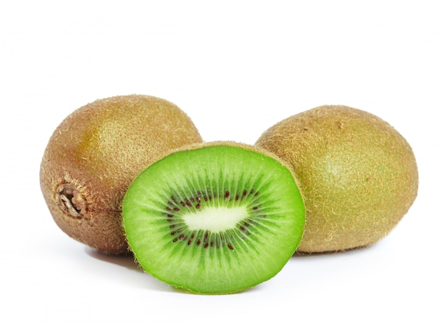 Kiwis, isoliert auf weiss