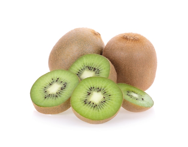 Kiwis isoliert auf weißem Hintergrund