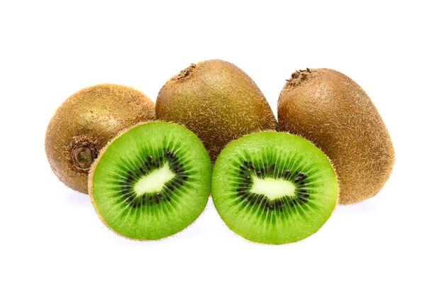 Kiwis isoliert auf weißem Hintergrund