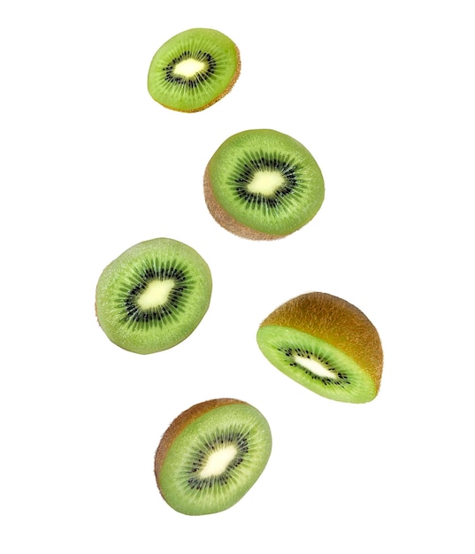 Kiwis levitando em um fundo branco