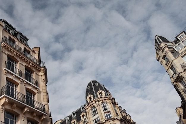 Klassische Steingebäude in Paris