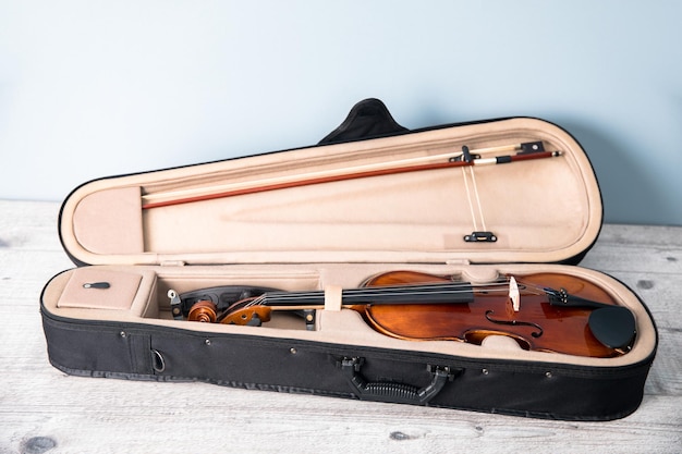 Klassische Violine im Kasten