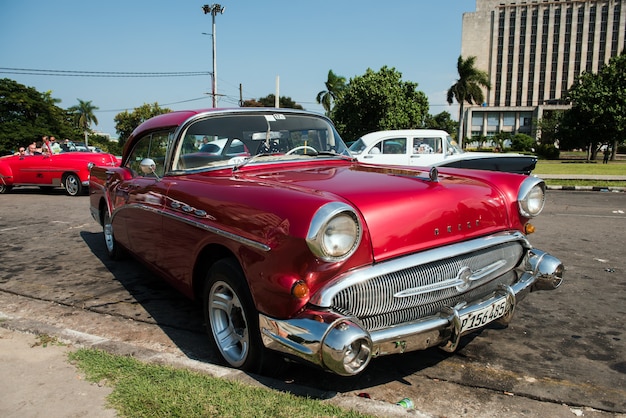 Klassischer Retro-Oldtimer in Alt-Havanna-Kuba