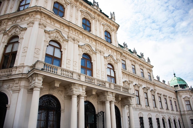 Klassisches Retro-Vintage-Antike-Gebäude für Österreicher und ausländische Reisende besuchen das Schloss Belvedere oder das Museum des historischen Gebäudekomplexes Schloss in Wien Österreich