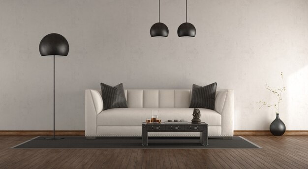 Klassisches Sofa in einem weißen Raum