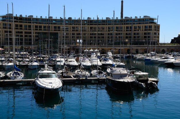 Kleine Boote im Hafen von Savona