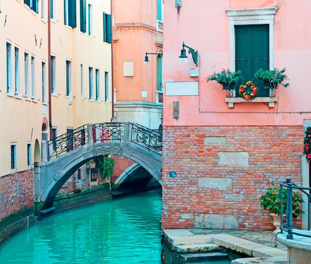 Kleine Brücke in Venedig Italien