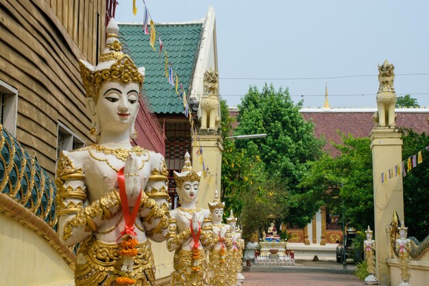 Kleine Buddhastatuen Wat Buppharam Tempel in Chiang Mai