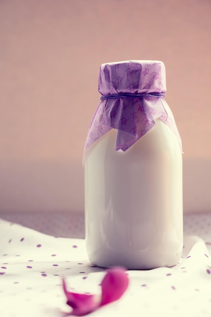 Kleine Flasche Bio-Joghurt