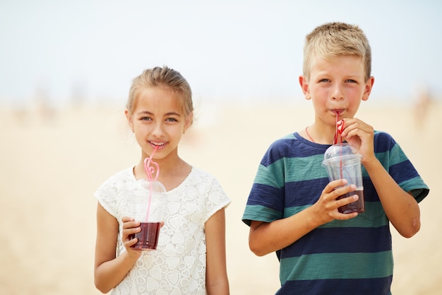 Kleine Freunde am Strand