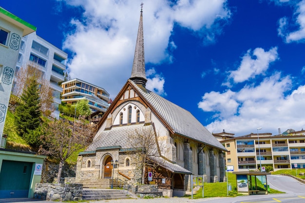 Kleine Kirche in Alpen Davos Graubünden Schweiz