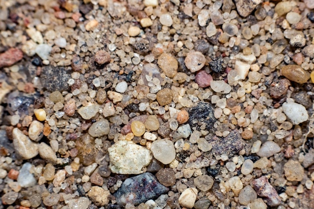 Kleine mehrfarbige Kieselsteine vom Strand