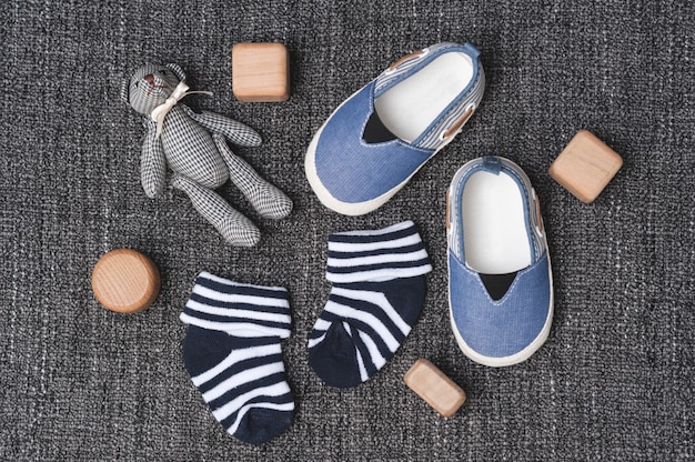 Kleine Schuhe für Baby Nahaufnahme