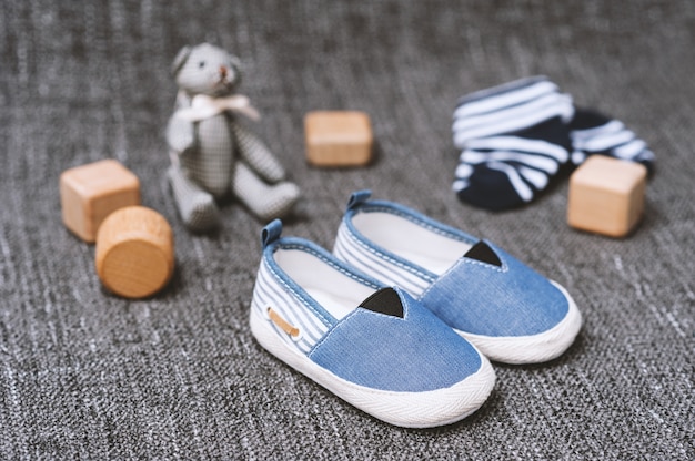 Kleine Schuhe für Baby Nahaufnahme