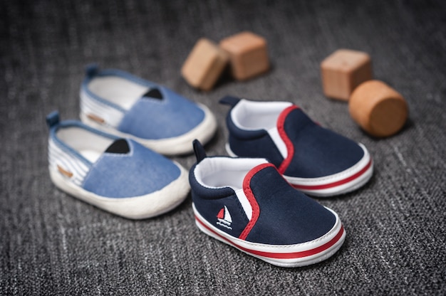 Kleine Schuhe für Baby Nahaufnahme