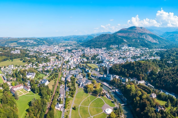 Kleine Stadt Lourdes in Frankreich