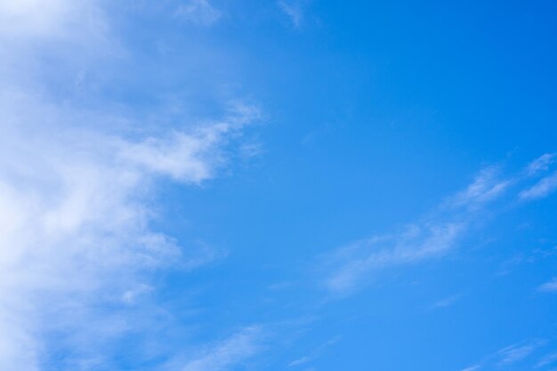 Foto kleiner blauer himmel für tapeten oder hintergrund