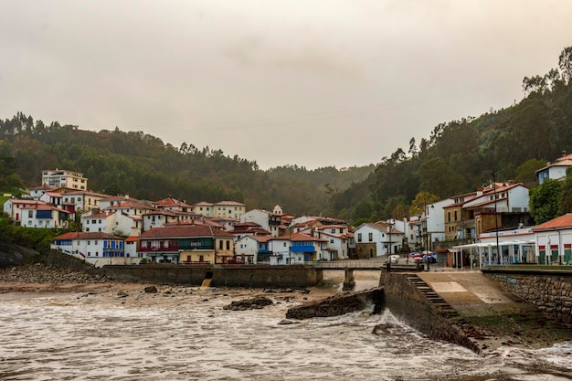 Kleiner Fischerhafen von Tozones - Asturien