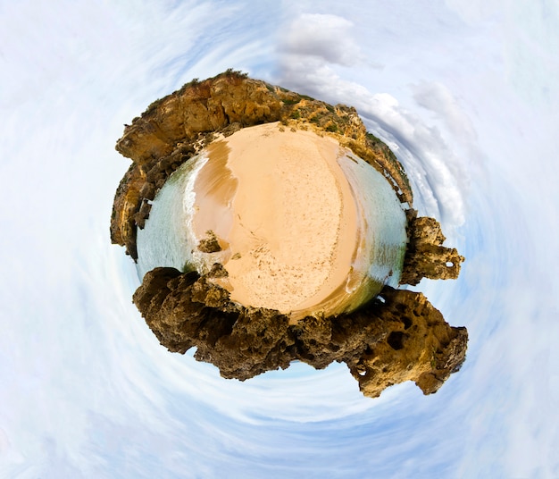 Kleiner Planet des Küstenstrandes