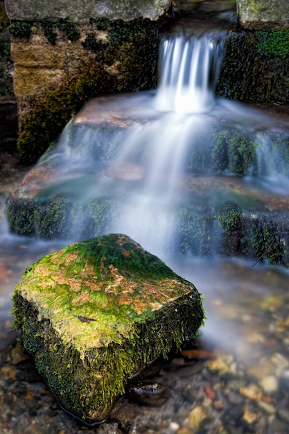 Kleiner Wasserfall in Sussex