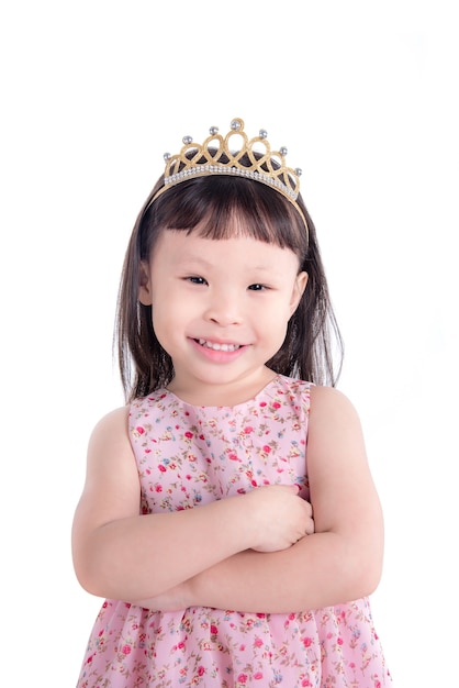 Kleines asiatisches Mädchen in Prinzessin custume mit Krone