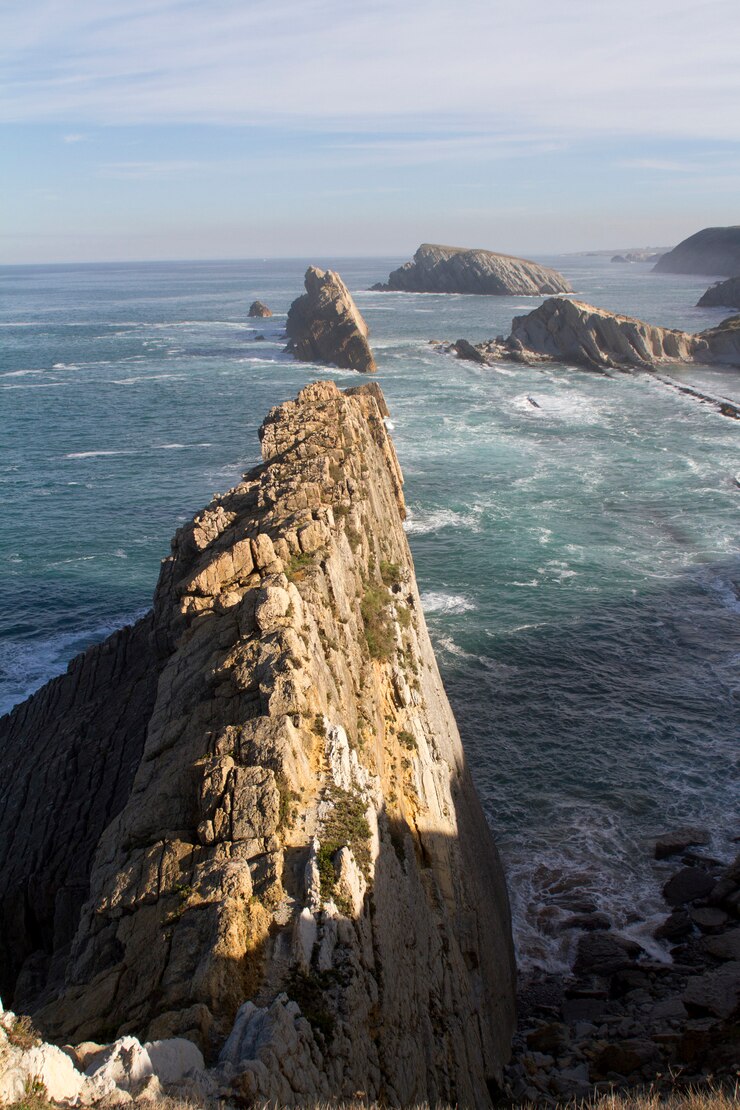 Klippen an der nordkantabrischen Küste Spaniens