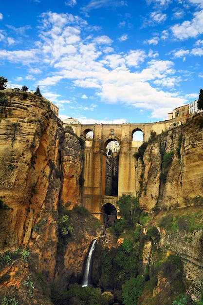 Klippen und Brücke von Ronda in der Provinz Malaga Andalusien