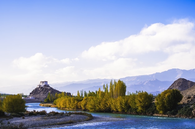 Kloster auf dem Berg in Ladakh Indien