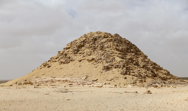 Knickpyramide in der Nekropole von Dahshur Kairo Ägypten