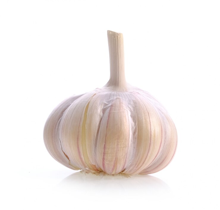 Knoblauch auf weiß