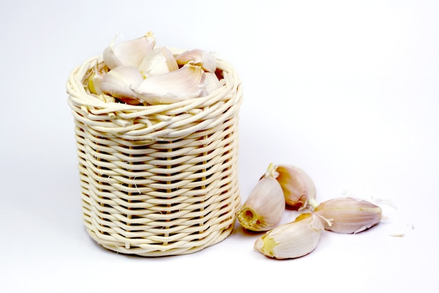 Knoblauch im Minikorb