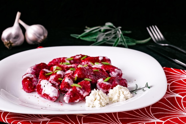 Foto knödel italienische küche gnocchi rote-bete-gerichte legen sie gemüse