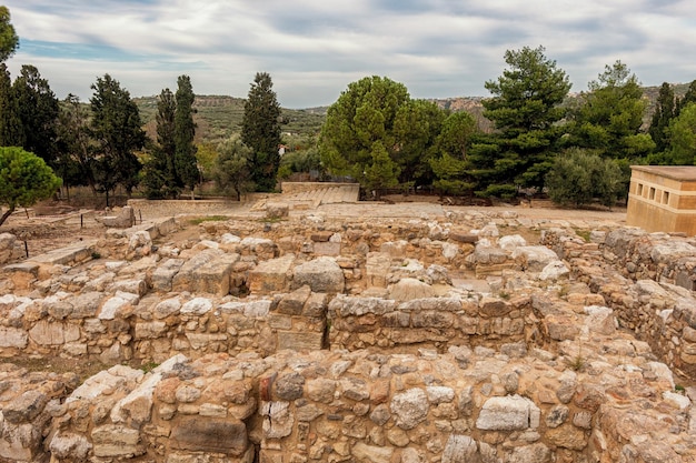 Foto knossos-palastruinen auf der insel kreta, griechenland. berühmter minoischer knossos-palast