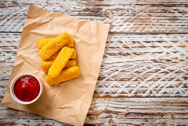 knusprig gebratene Fischstäbchen