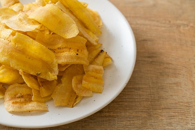 Knusprige Bananenchips – frittierte oder gebackene Bananenscheiben