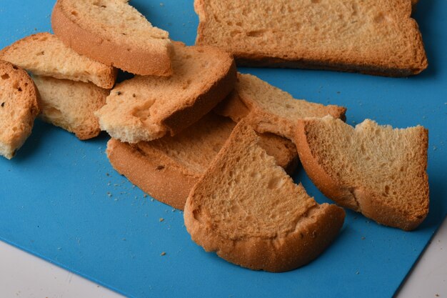 Knuspriger Zwieback oder Toast für ein gesundes Leben