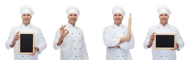 kochen, beruf, werbung und personenkonzept - glücklicher männlicher koch oder bäcker in toque, der leere menütafel, nudelholz hält und ok handzeichen zeigt