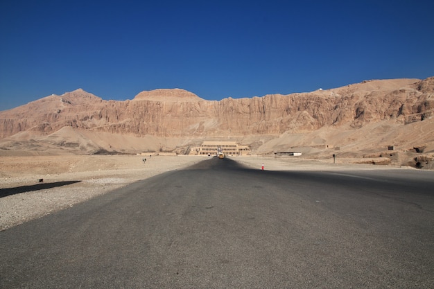 Königin hatshepsut-tempel in luxor, ägypten