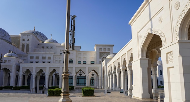 Königlicher Palast von Abu Dhabi innen und außen