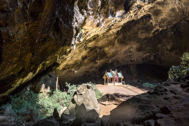 Königlicher Pavillon in der Phraya Nakorn Höhle, Nationalpark Khao Sam Roi Yot, Thailand