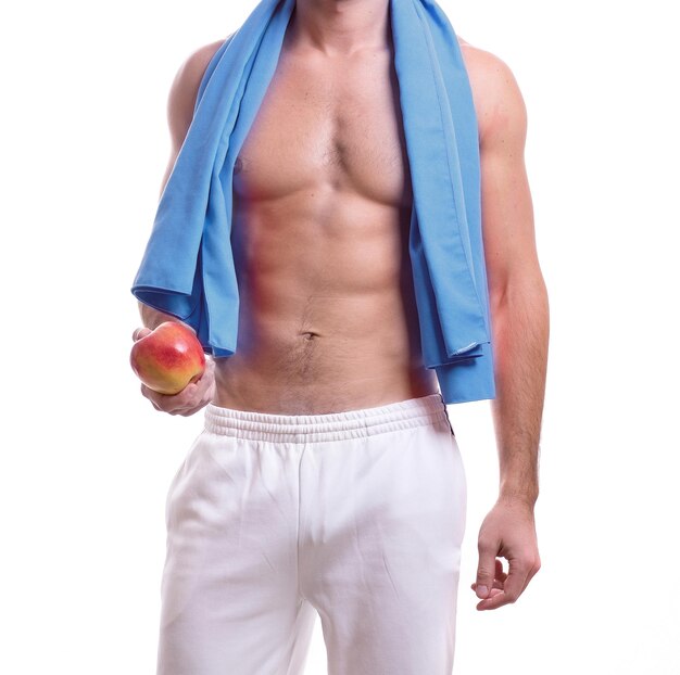 Körper eines jungen kaukasischen Mannes, der bis zur Taille athletisch nackt ist, isoliert auf weißem Hintergrund