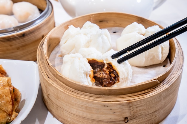 Köstliche Dim Sum im Bambusdampfer