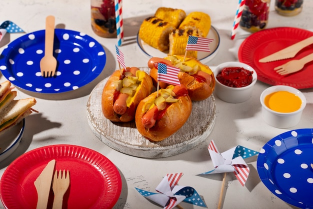 Foto köstliche hot dogs für den us-arbeitstag