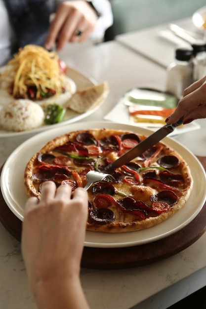 Köstliche Mischung Pizza italienisches Essen