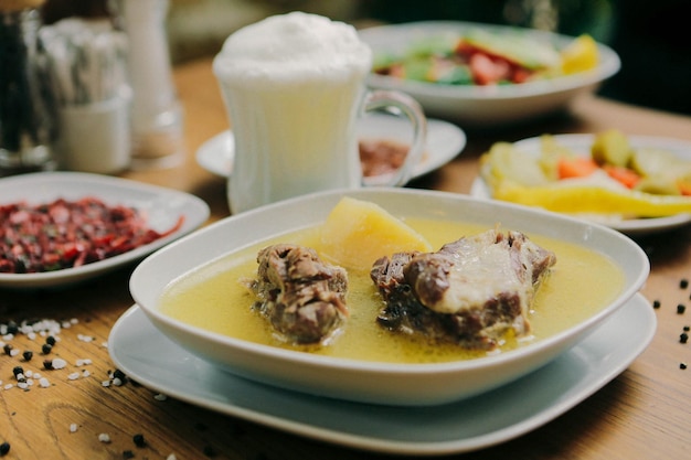 Köstliche Suppen-Gemüse-Suppenschüssel