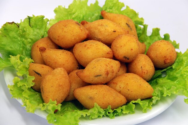 Köstlicher brasilianischer Snack, Maniok und Fleisch