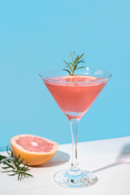 Köstlicher Grapefruitcocktail zum Servieren