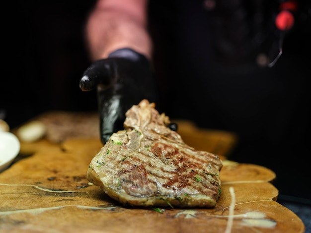 Köstliches frisches Rindersteak auf dem Grill zubereitet